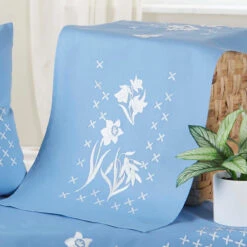 Herrschners White Daffodils Table Runner Stamped Embroidery Kit